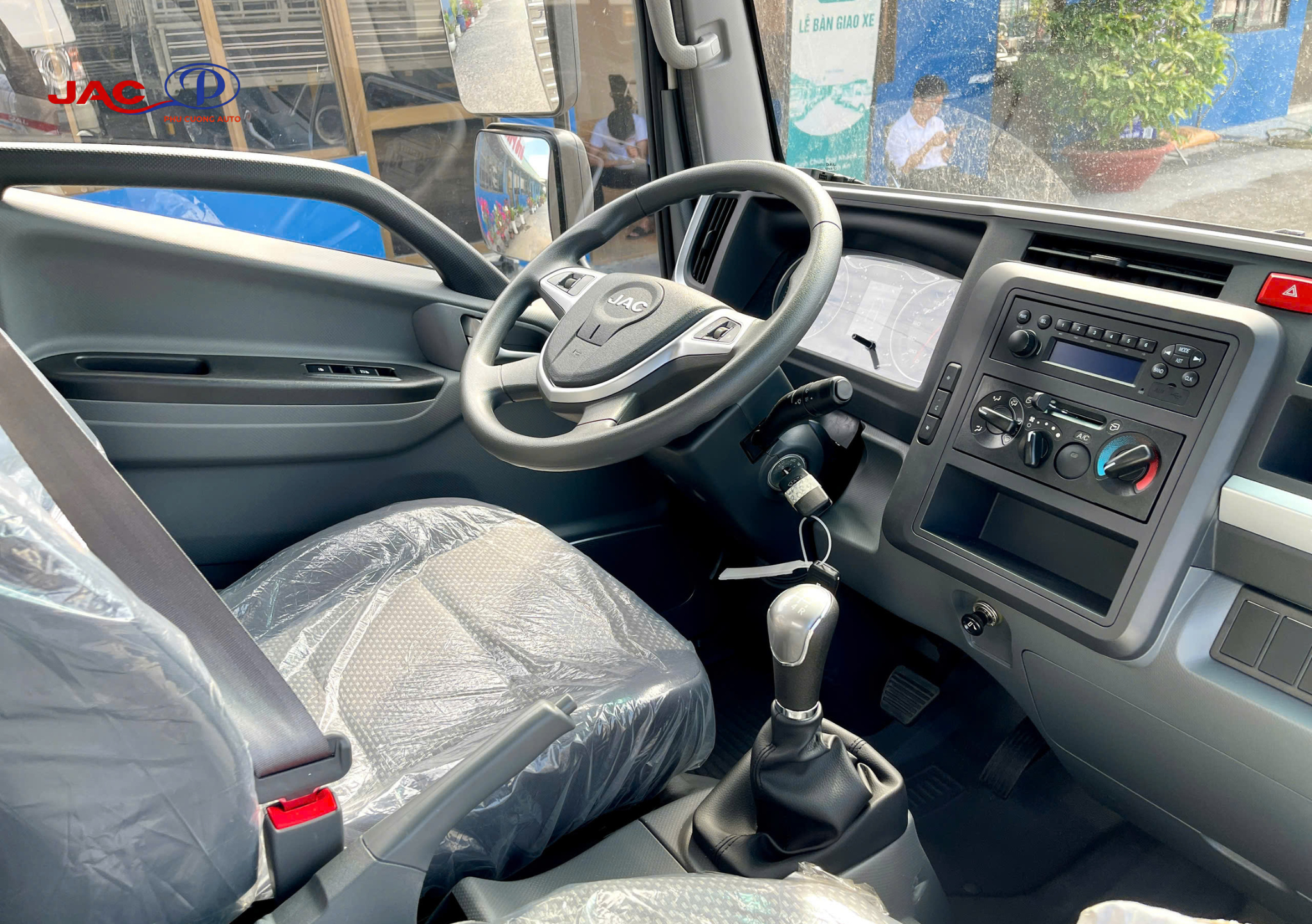 nội thất xe jac n250s e5 thùng bạt