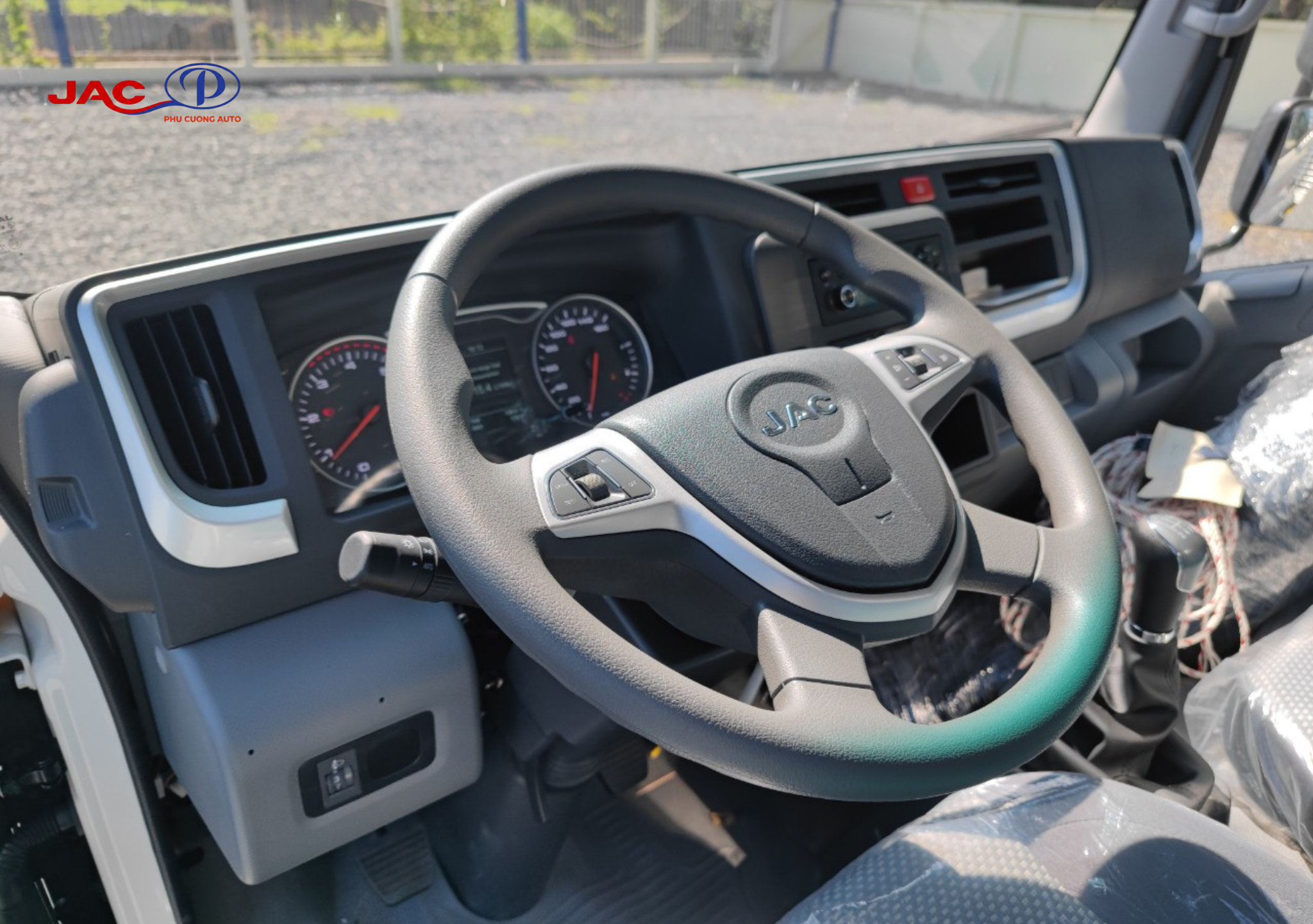 vô lăng xe tải jac n200s e5 thùng bạt 