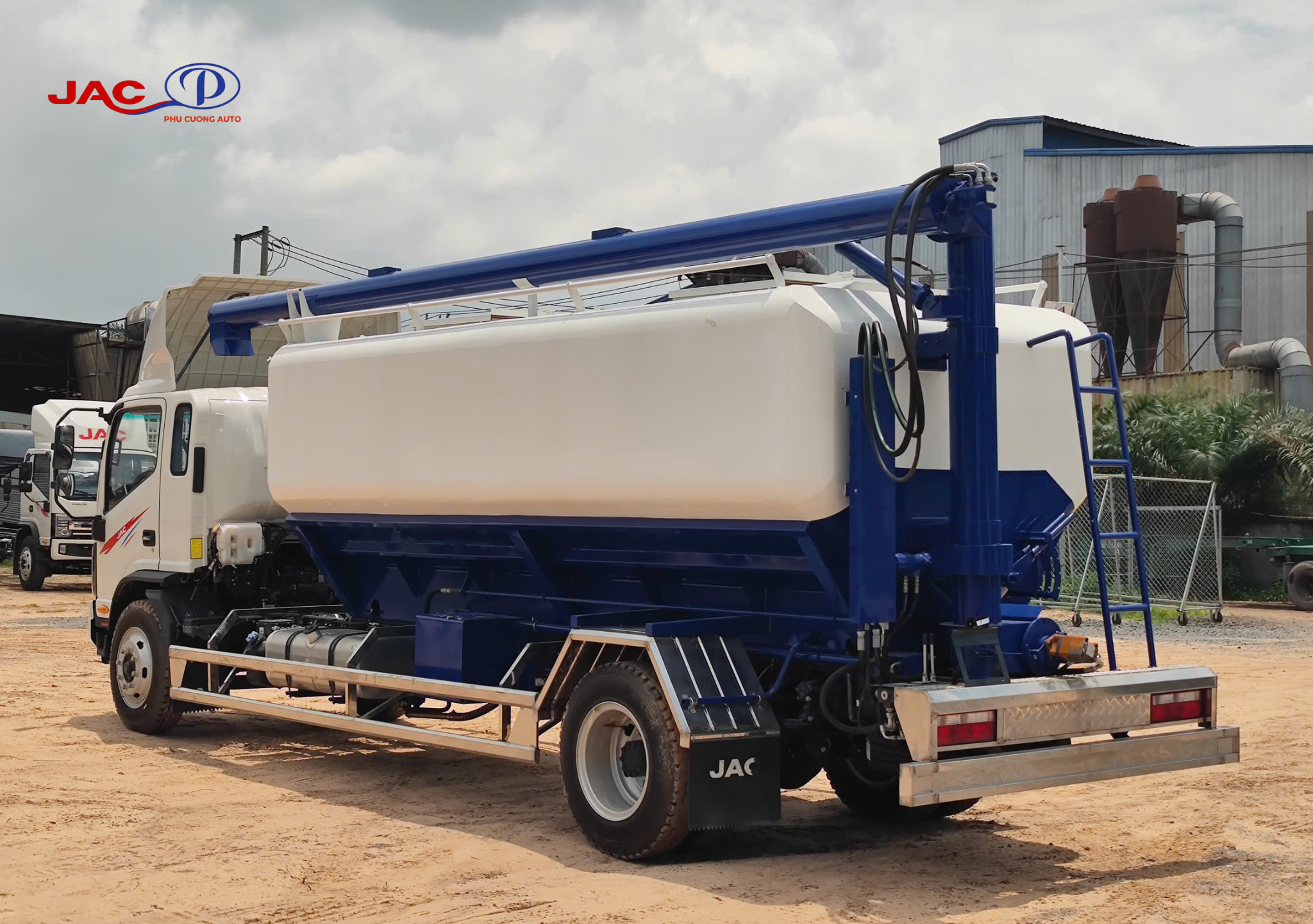 bồn chứa cám jac n900e5 