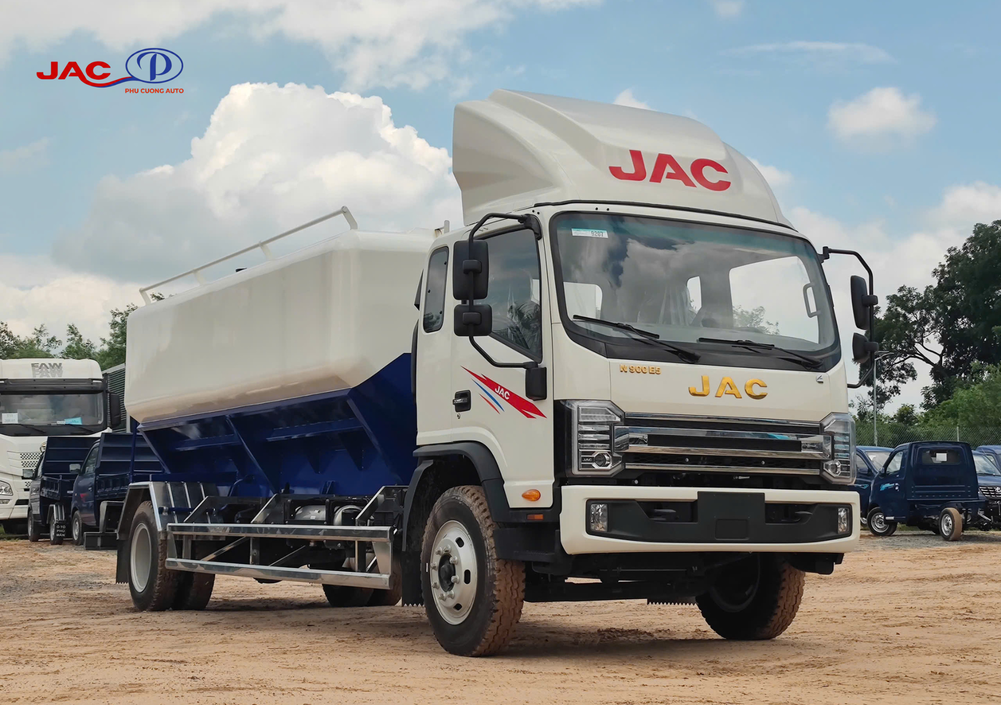 cabin xe jac n900plus e5 bồn cám trục vít 