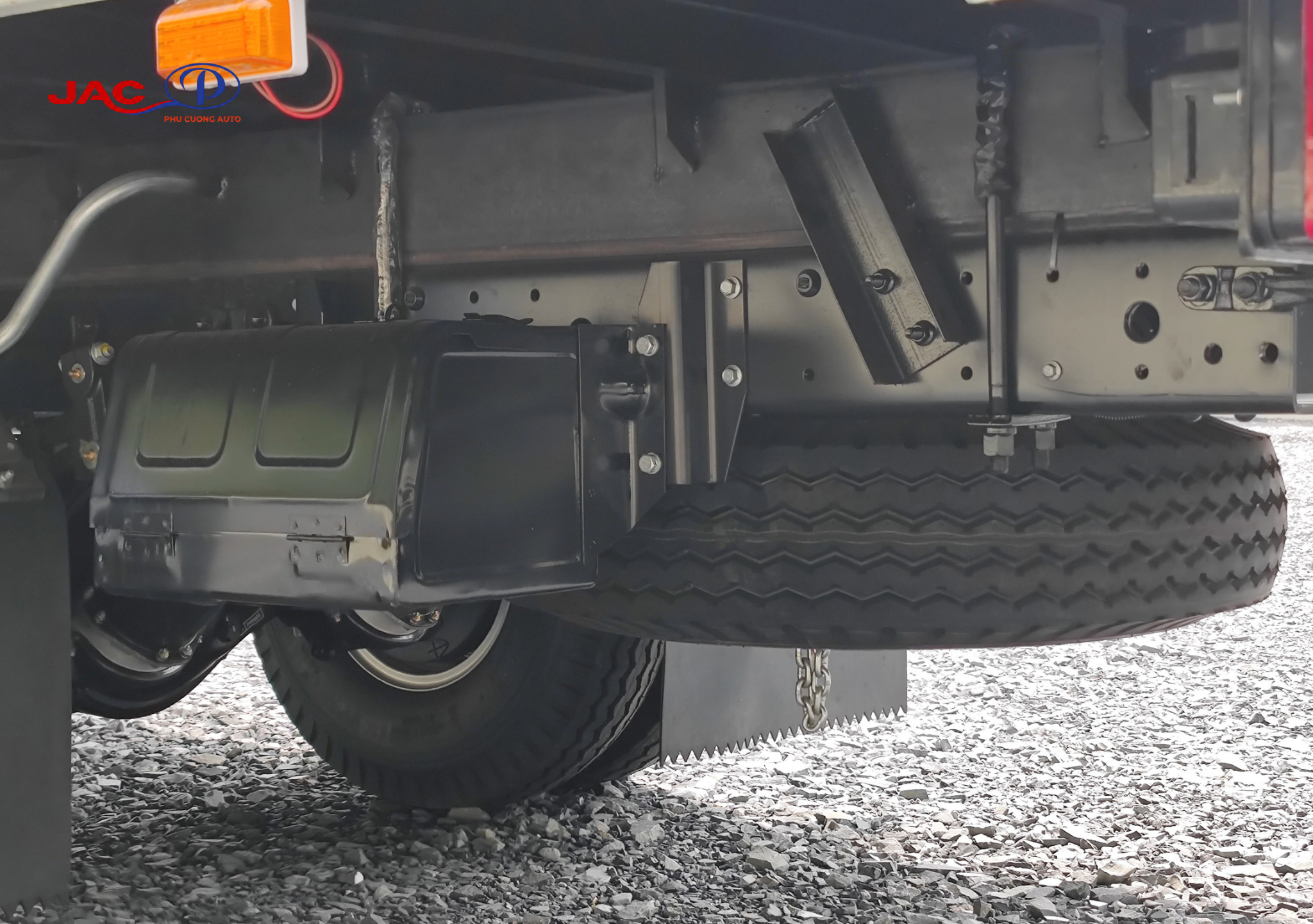 chassis xe jac n650e5 thùng bạt