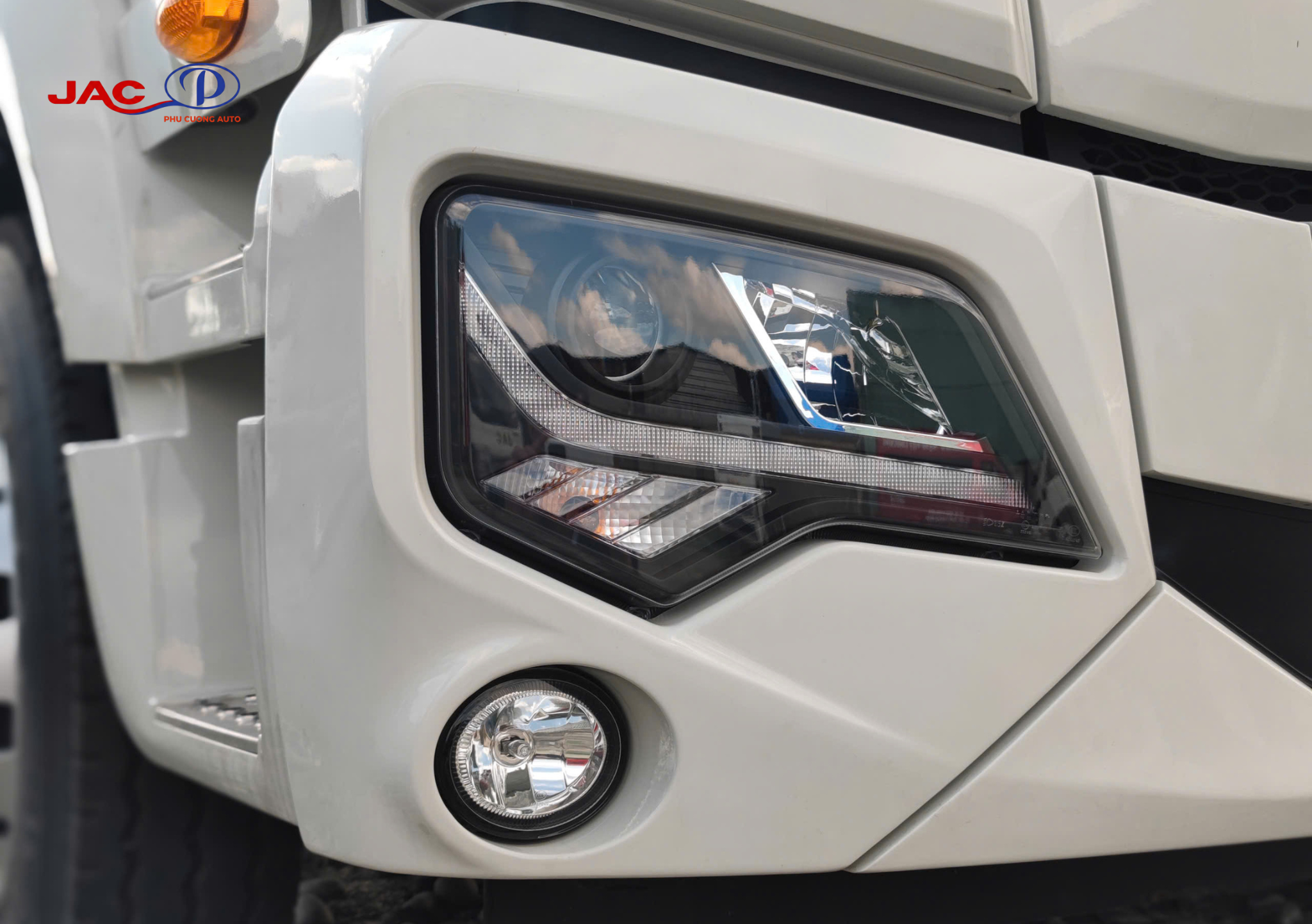 đèn xe tải jac dawos thùng kín container