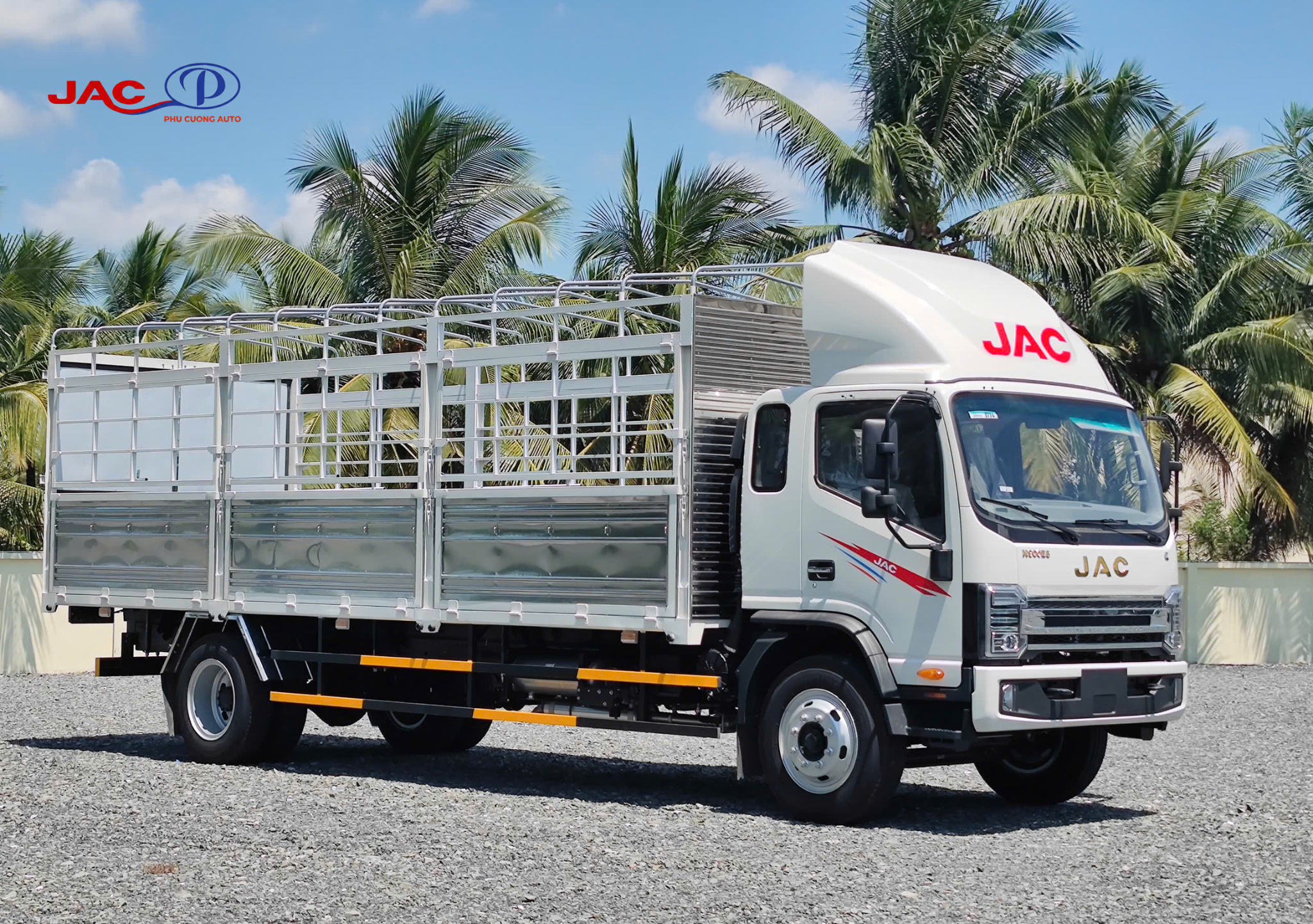 giá xe jac n900plus e5 thùng bạt 