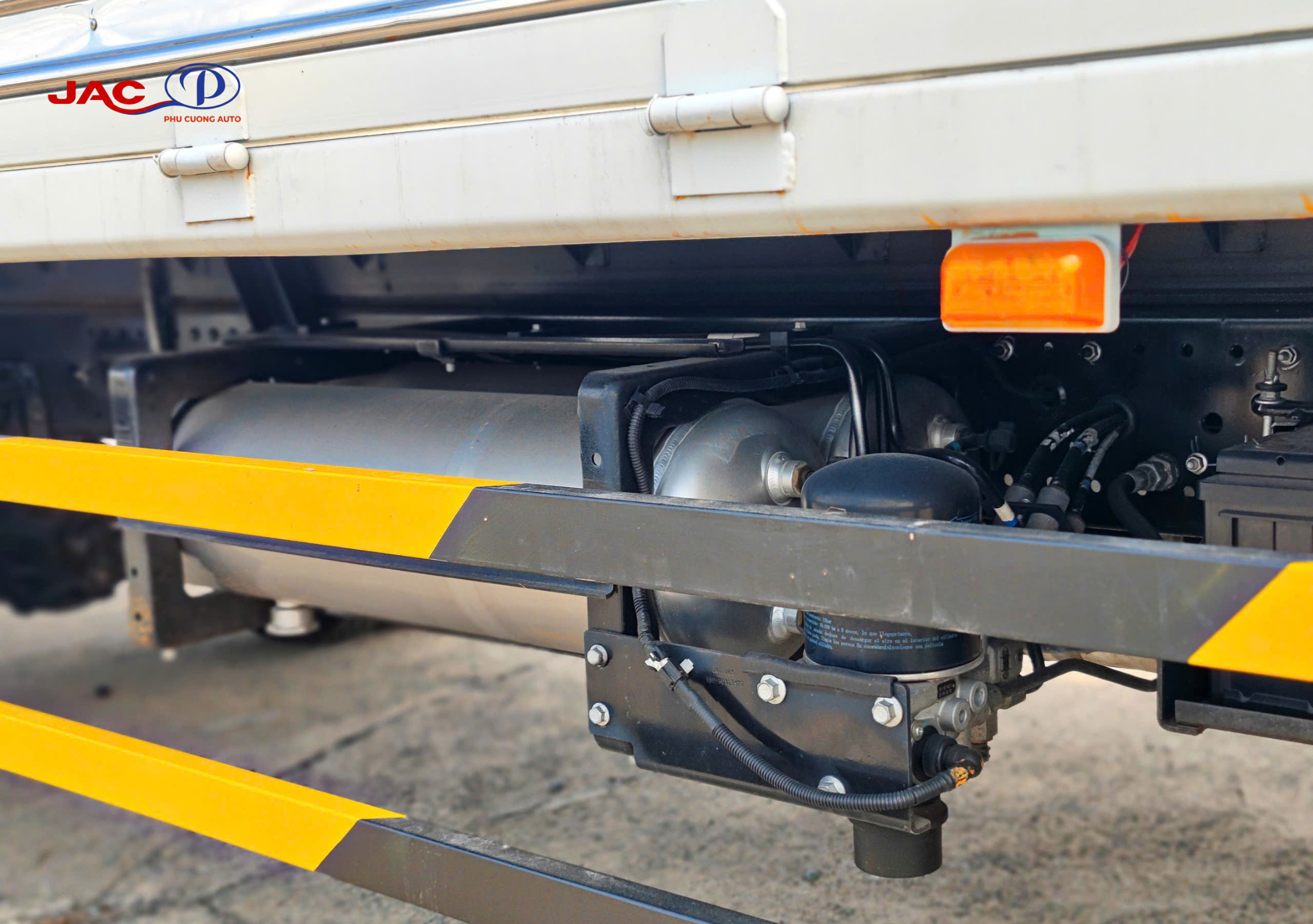 phanh khí nén 2 dòng jac n750plus e5