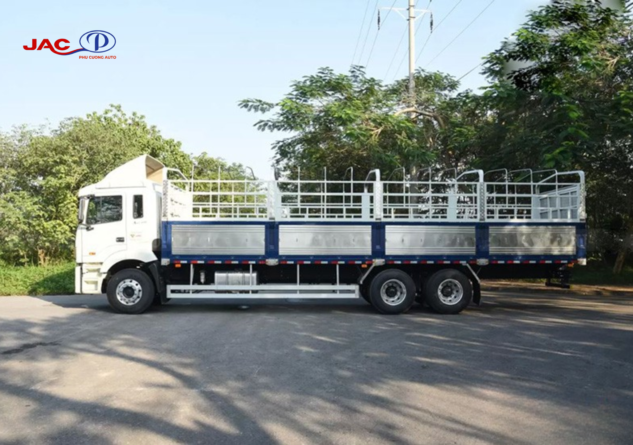 thùng hàng xe jac a5 3 chân 6x4 290 hp