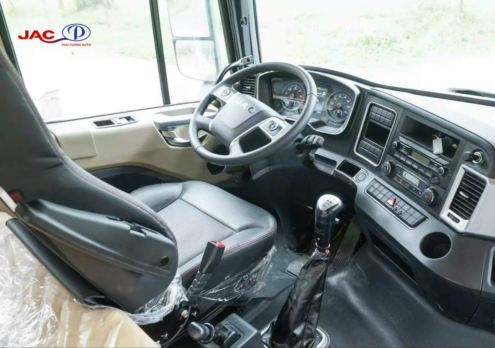 nội thất xe jac a5 3 chân 6x4 290hp