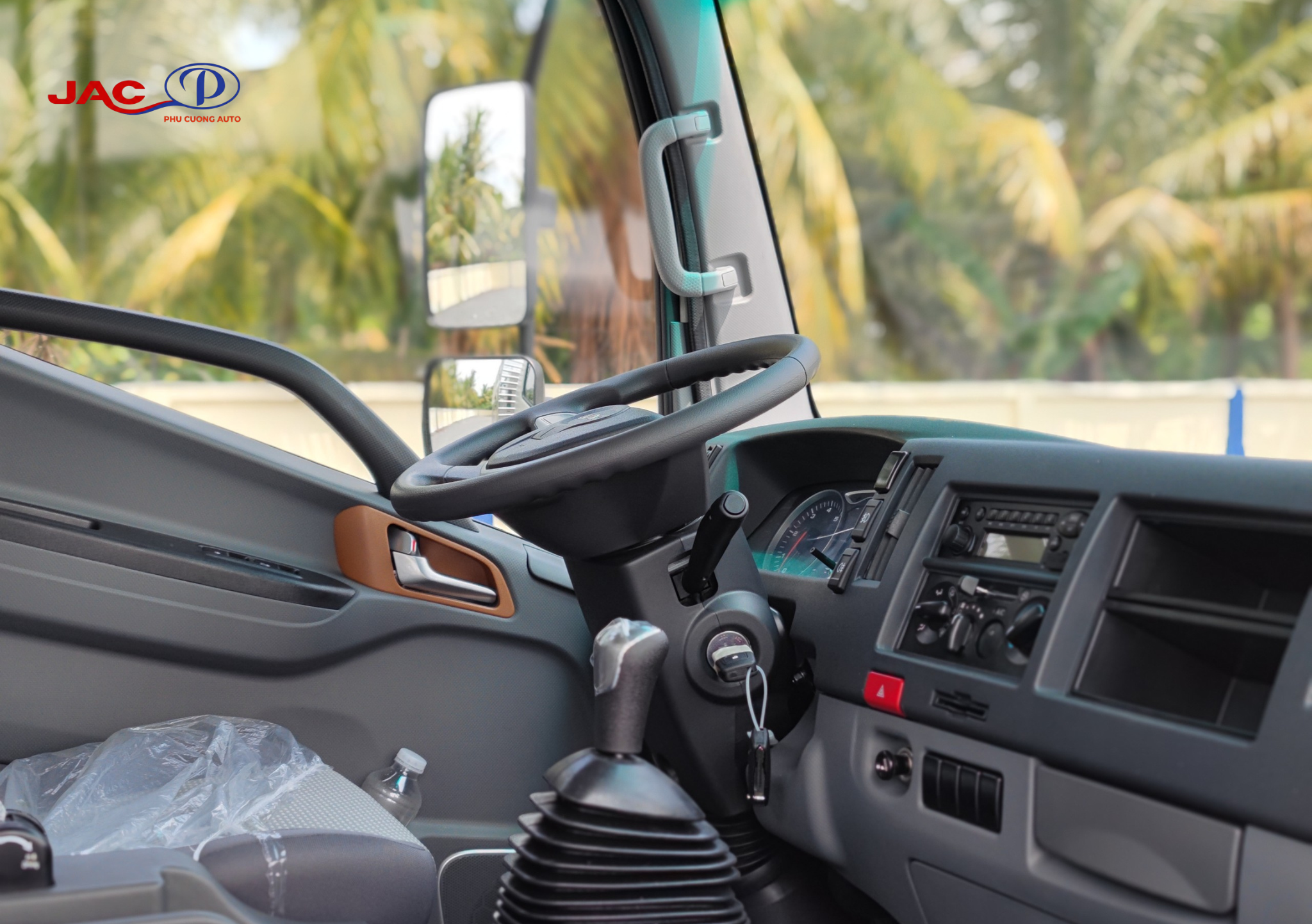 nội thất xe jac n650e5 thùng bạt