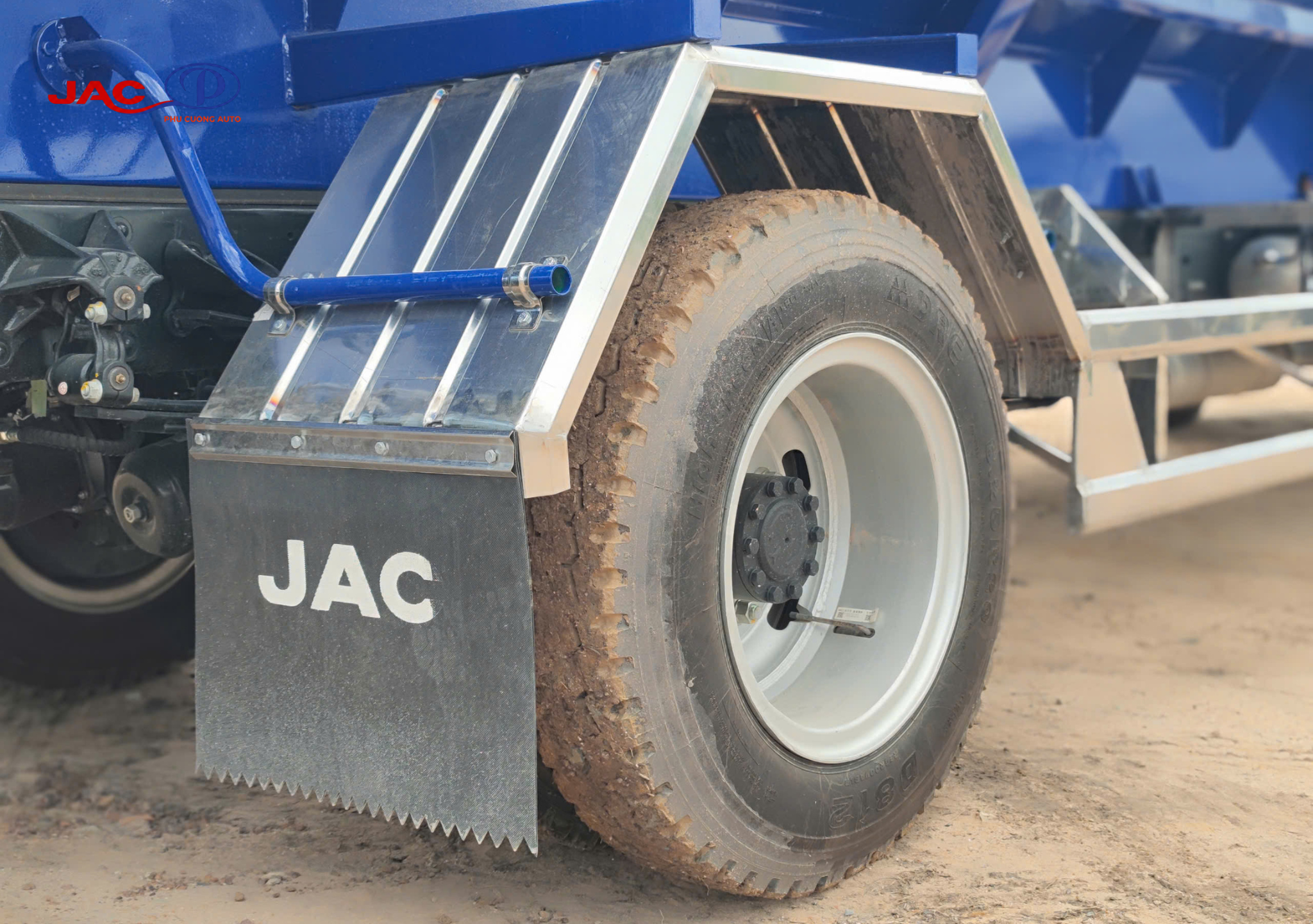 lốp xe jac n900plus e5 bồn cám trục vít 