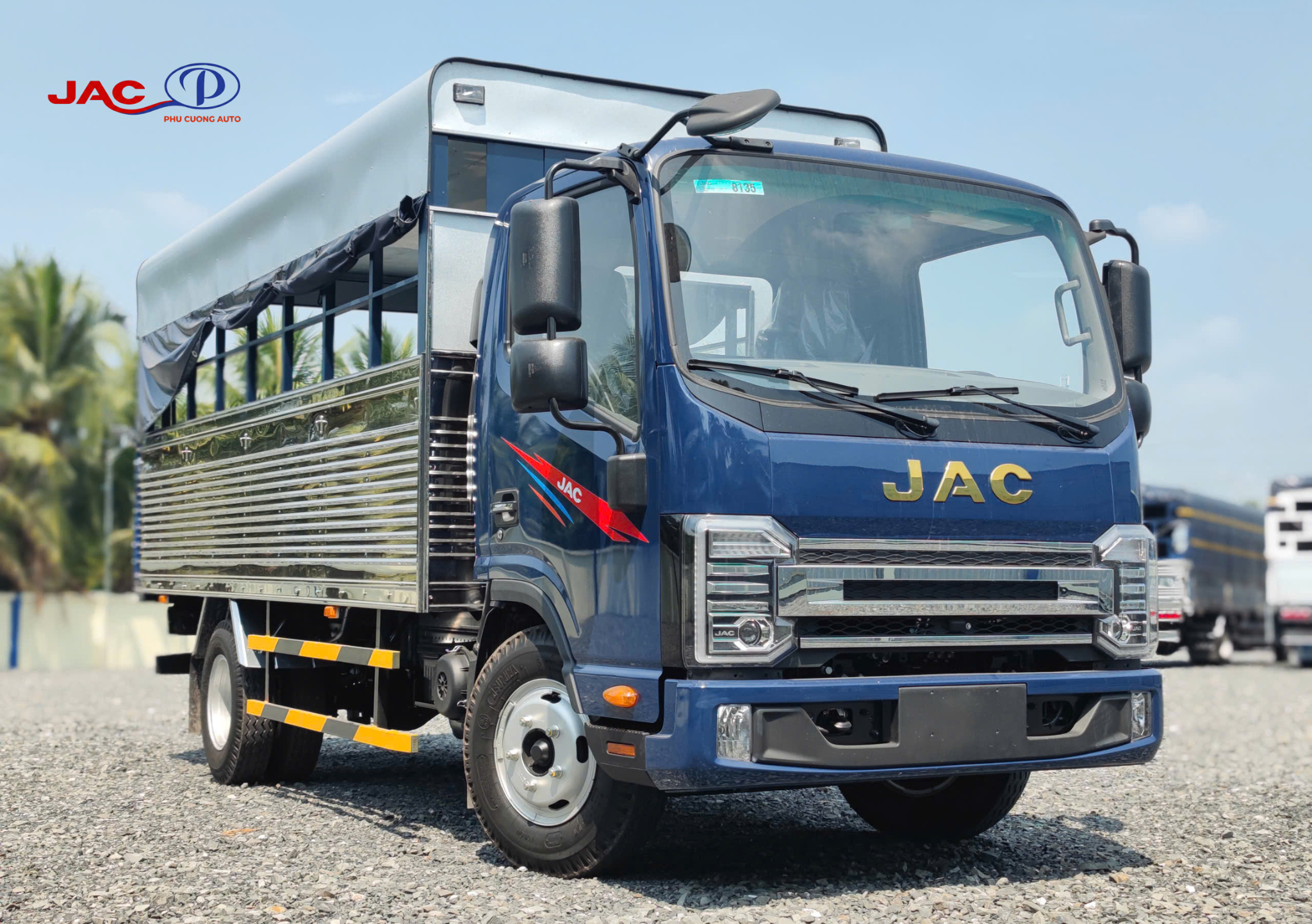 ngoại thất xe tải jac n360s-e5 đào tạo lái xe