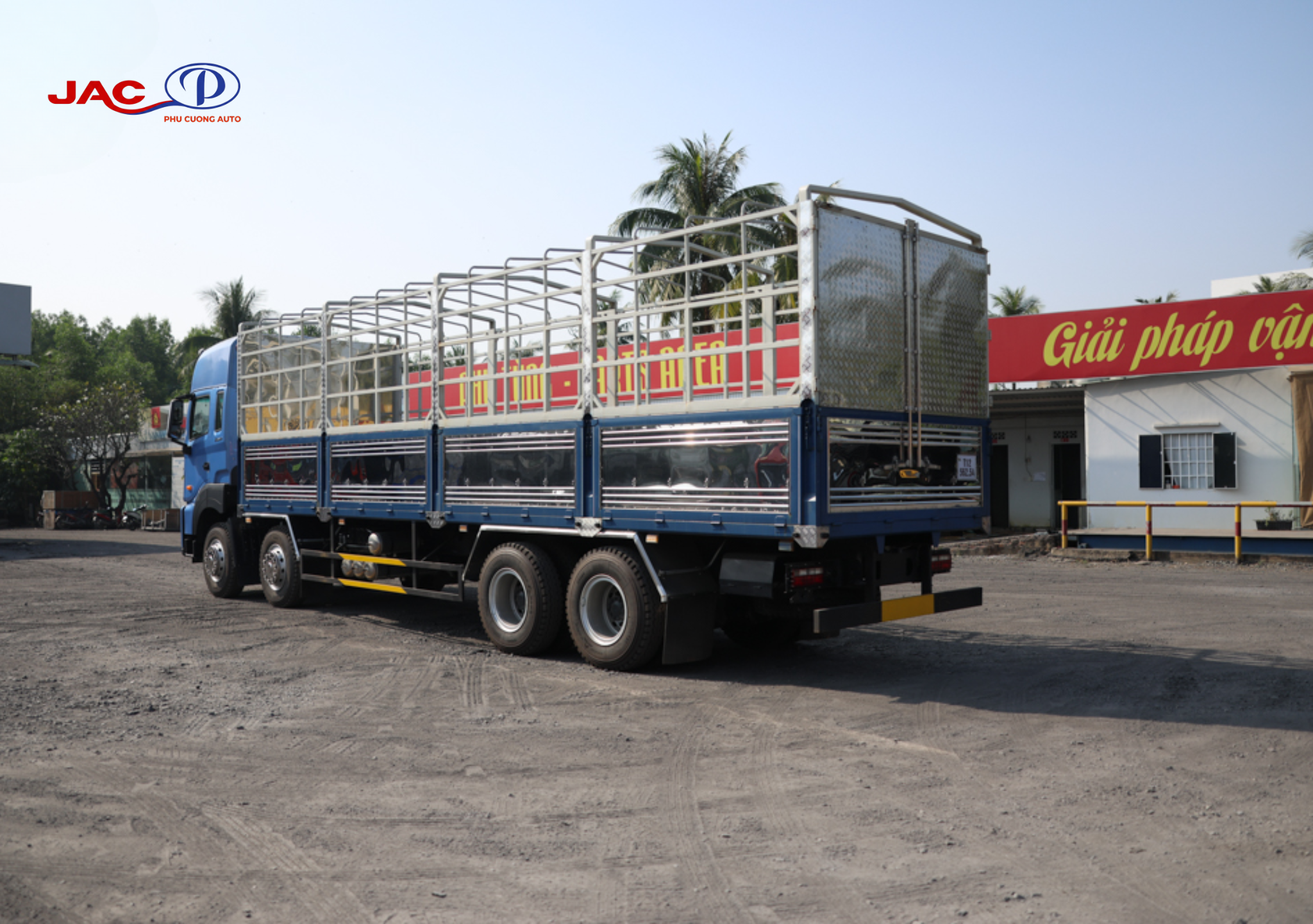 thùng hàng jac a5 4 chân thùng bạt 