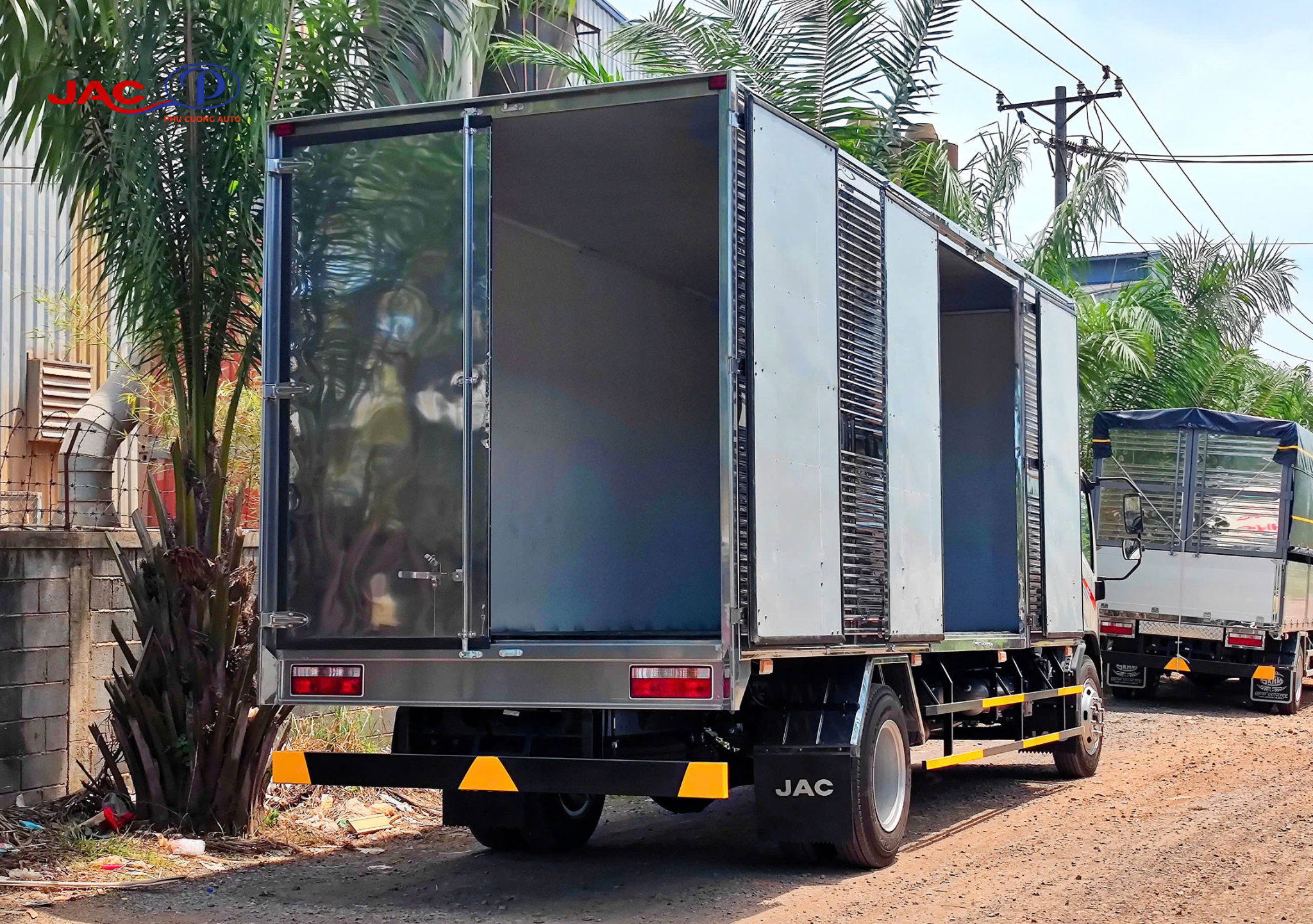 kích thước thùng xe jac n800plus e5 thùng kín 