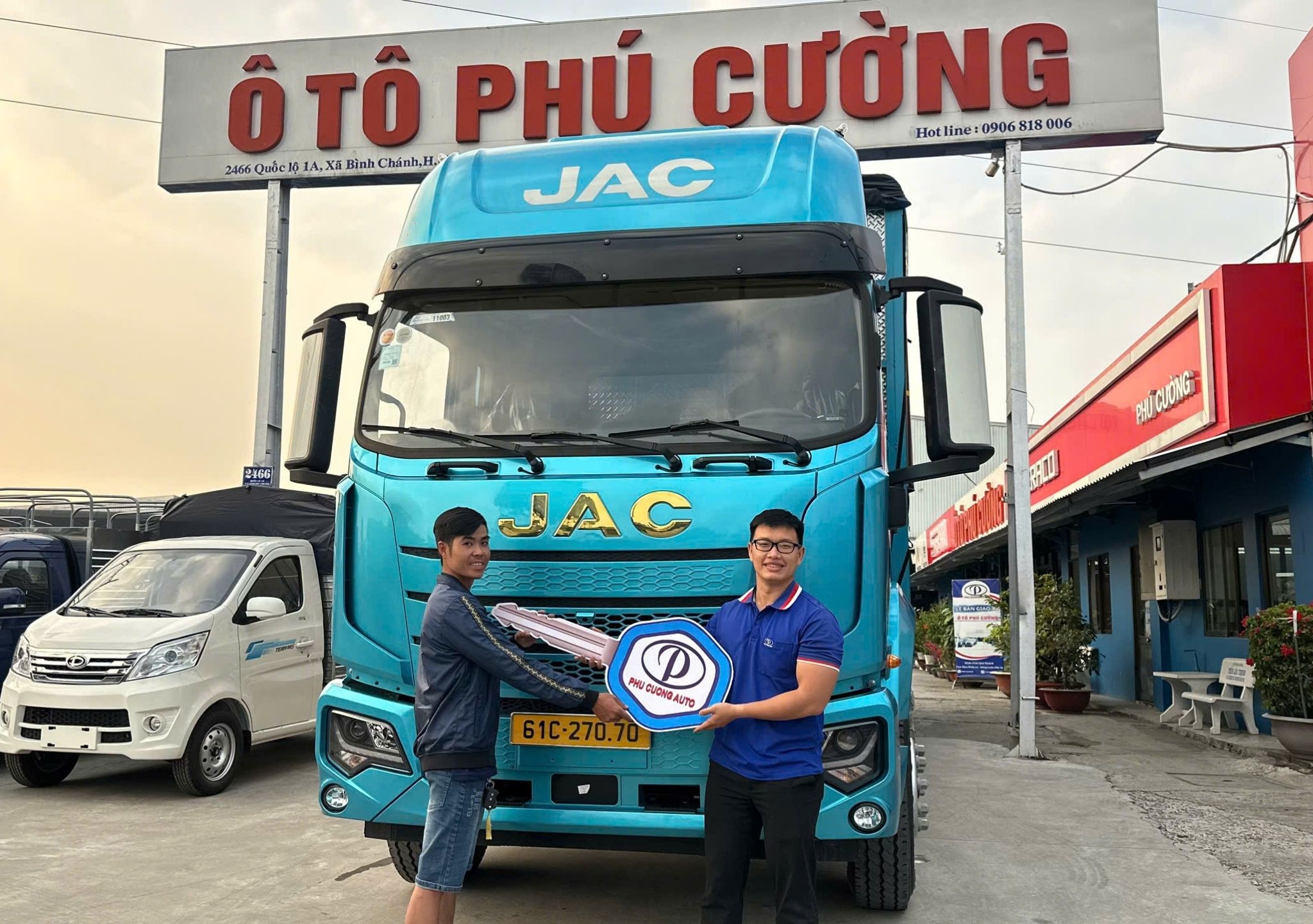 ban-giao-xe-jac-dawos-cho-khach-hang