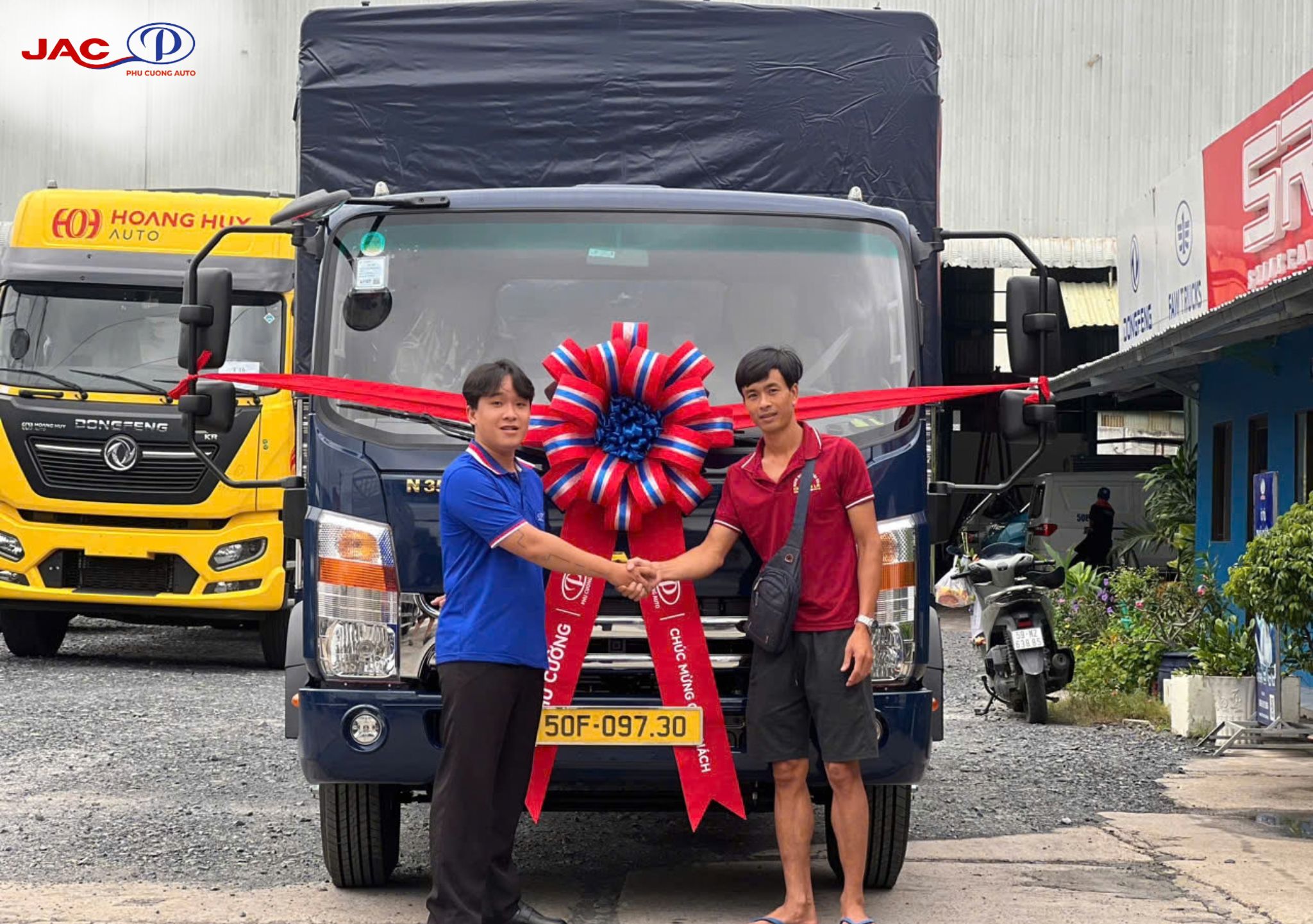 Bàn giao JAC N350 Plus E5 thùng bạt cho anh Minh Toàn tại Ô Tô Phú Cường