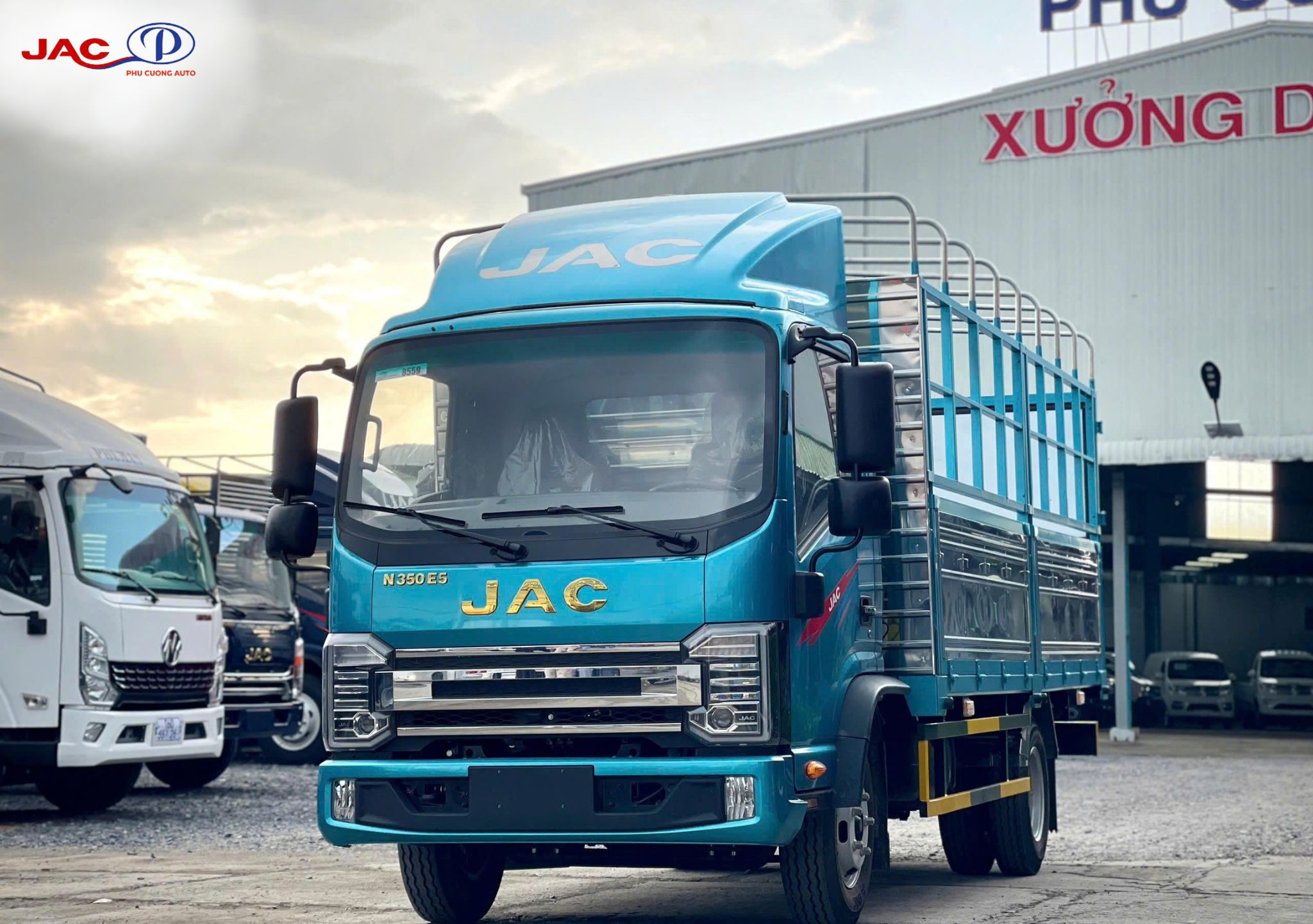 Xe tải JAC N350S Pro E5 thùng bạt dài 4,46 m